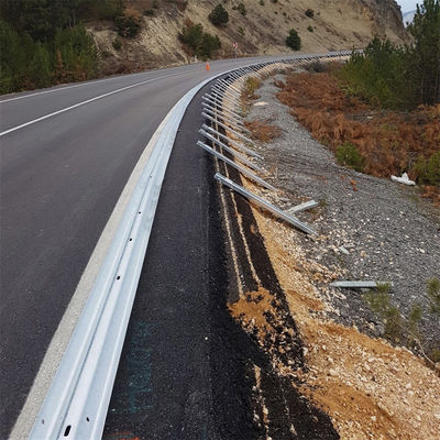 Estrada de vedação de aço galvanizado padrão europeu para customização de corrimão de segurança rodoviário