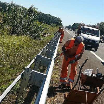 Barreira de colisão de trânsito de aço galvanizado para requisitos do cliente