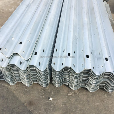 Estrada rodoviária Anticorrosivo Aço W Beam Safety Guardrail com design personalizado