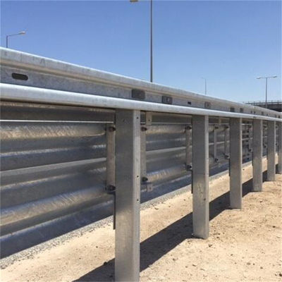 2.7mm/3.0mm espessura aço galvanizado W Beam Guardrail para segurança rodoviária Q235 Q345