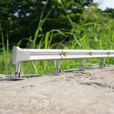 W Beam Highway Guardrails com material Q235 Q345 e acabamento revestido com pó galvanizado