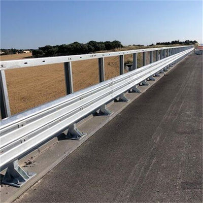 Q235 Q345 Corrimão rodoviário revestido em pó de aço galvanizado com e segurança exterior