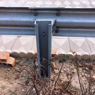 Grelha de proteção de estrada personalizada C Post galvanizado a quente para segurança do tráfego rodoviário